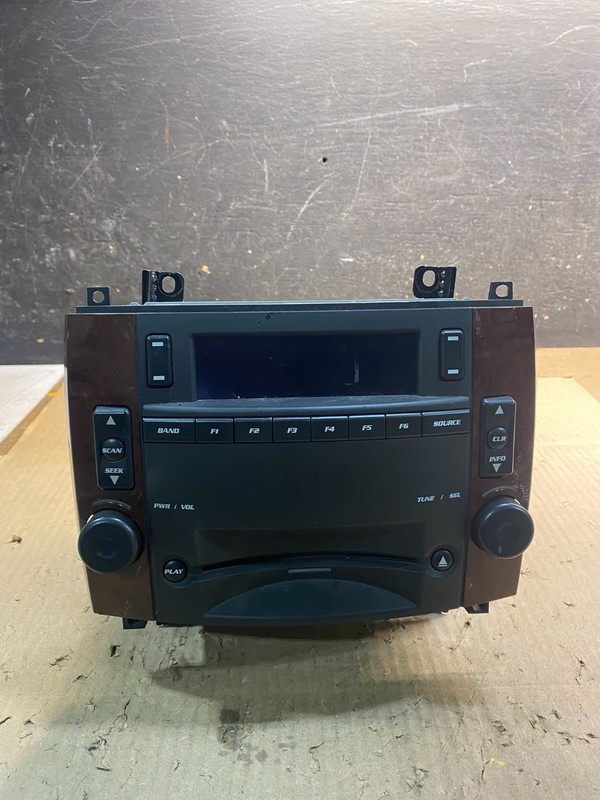 2005 to 2007 Cadillac Escalade Radio CD AM/FM DVD 6 Disc OEM Z5369 DG