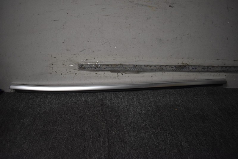 BMW RIGHT SIDE WINDOW MOLDING FACTORY OEM