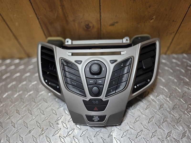 2011 - 2012 Ford Fiesta Radio Control Panel OEM