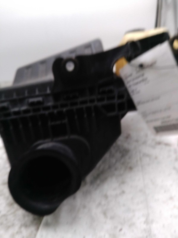 2017 Lincoln Navigator Air Cleaner Assembly OEM BL3Z8A080B 95K Miles