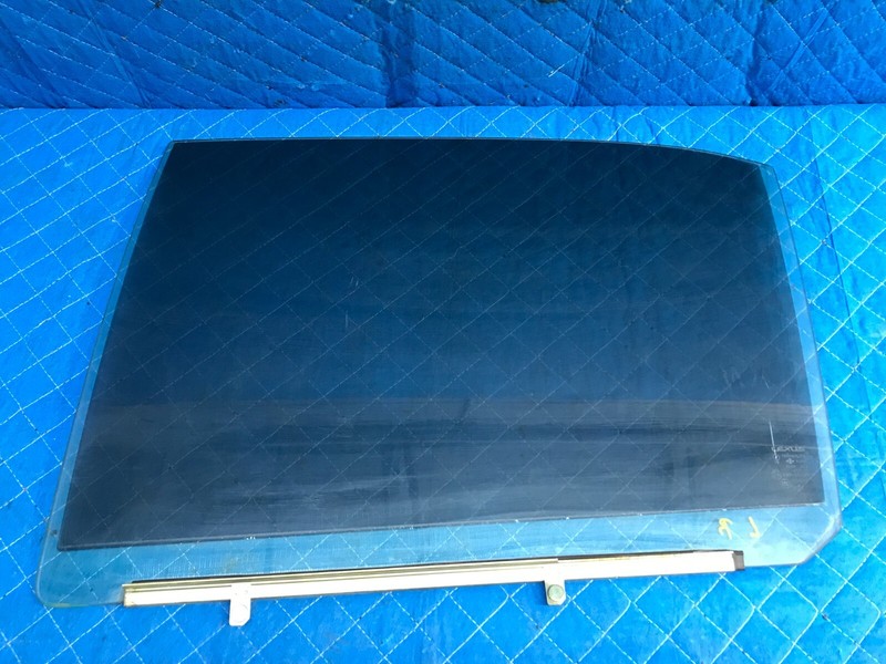 01-06 Lexus Ls430 Rear Left LH Driver Side Door Glass Window OEM