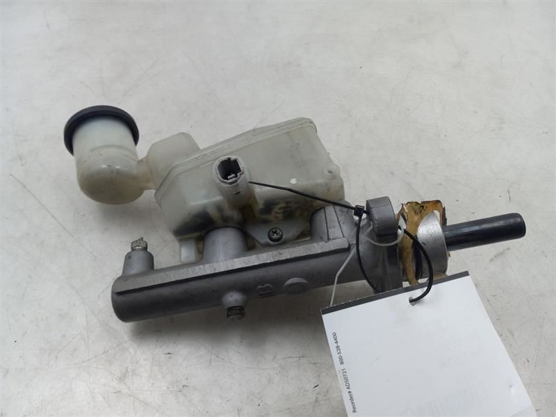 01-02 TOYOTA RAV4 2.0L FWD AT BRAKE MASTER CYLINDER