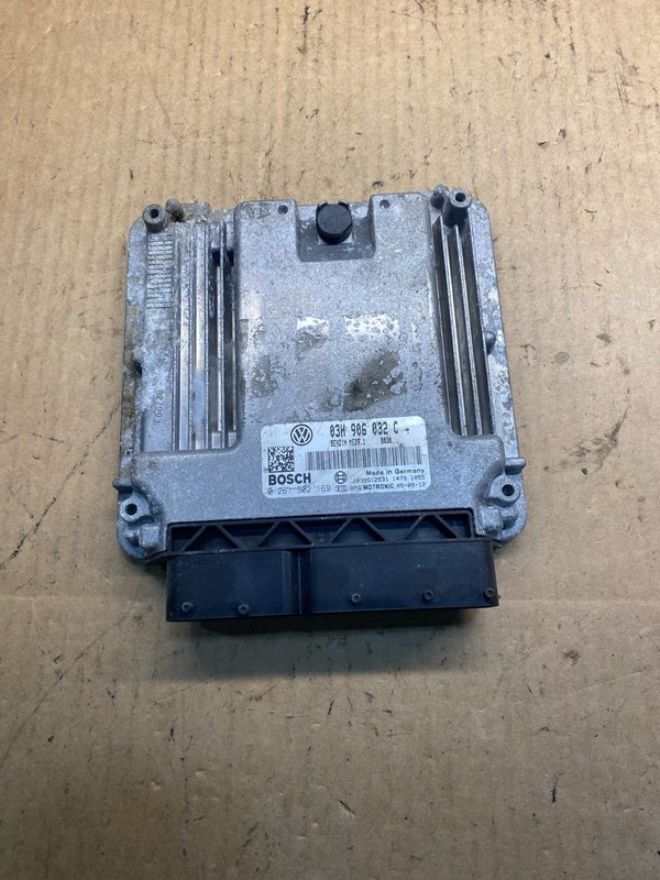 2006 to 2011 Volkswagen Passat 3.6L ECM Engine Control Unit ECU OEM AC4281 DG