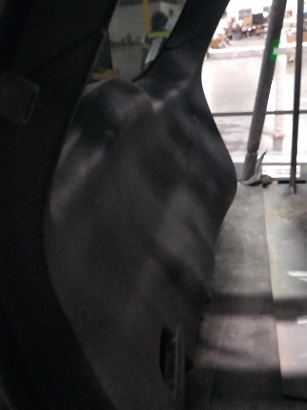 Used Deck Lid fits: 2015 Ford Edge manual lift w/light bar Grade A