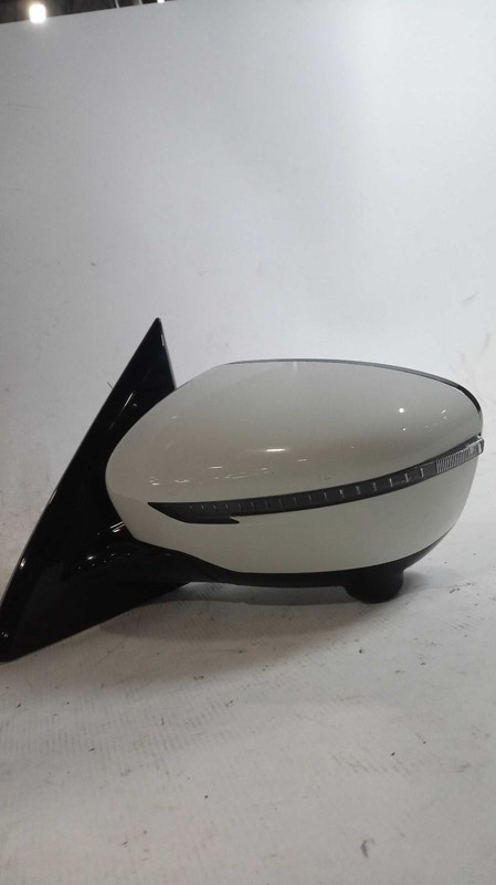 2017 Nissan Pathfinder Left Door Mirror Assembly White OEM 483150 97K Miles