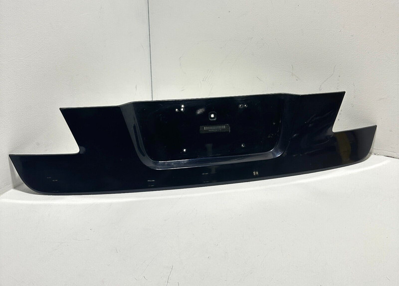 2009-10-11-12-13-14-2015 BMW 750LI TRUNK LID LICENSE PLATE PANEL TRIM OEM