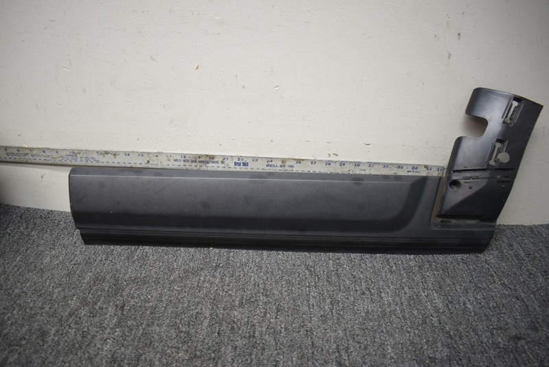 LAND ROVER 3 DISCOVERY 3 REAR FENDER BEZEL FACTORY OEM