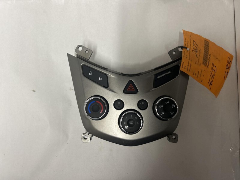 2015 CHEVROLET SONIC Heat AC Controller VMO 95274596 OEM 15