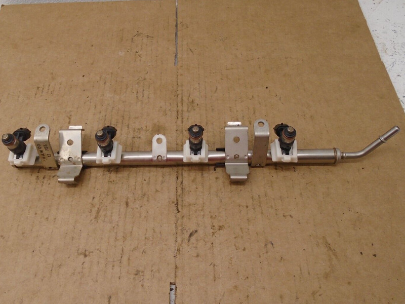 FUEL DELIVERY PIPE ASSY 2 (w INJECTORS) 6AW-13171-00 Yamaha F300- 350HP Outboard