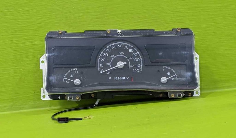 03 04 TOWN CAR SPEEDOMETER CLUSTER MPH 166K MILES OEM 3828-1