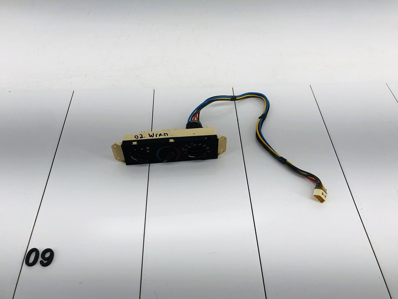 02-04 JEEP WRANGLER FRONT CENTER INSTRUMENT PANEL HVAC CONTROL SWITCH OEM