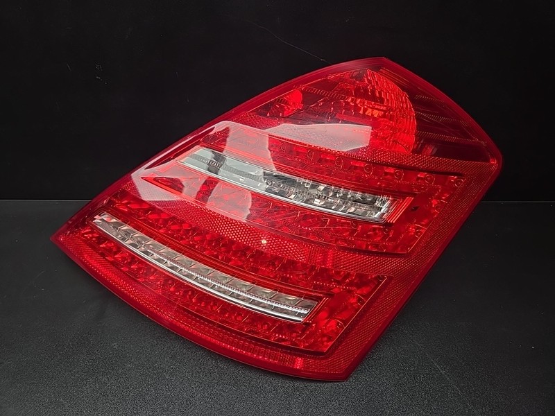 10-13 Mercedes W221 S400 S550 S350 Right Passenger Side Tail Light Lamp OEM