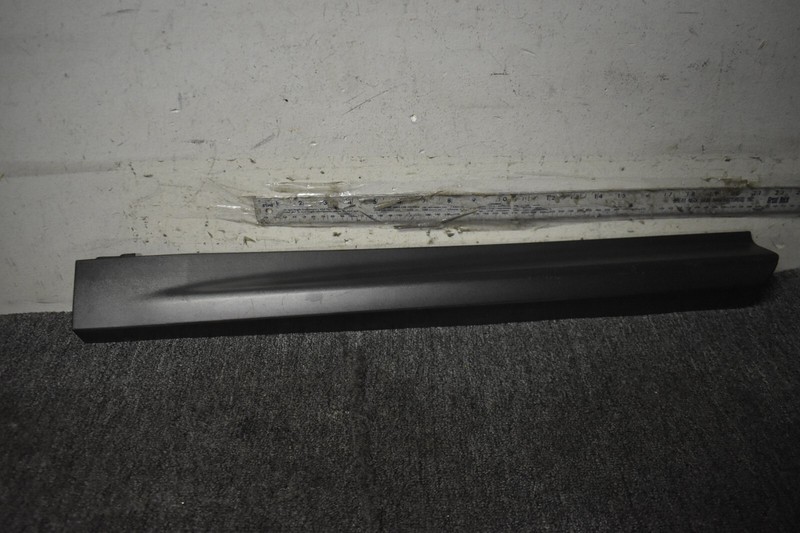 2019-2021 INFINITI QX50 LUXE REAR DOOR MOLDING RIGHT SIDE FACTORY OEM