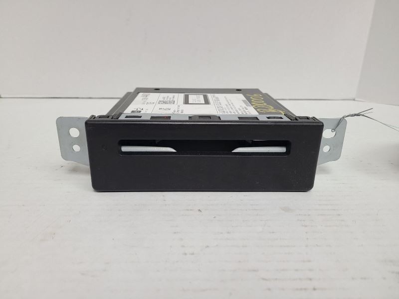 Audio Equipment Radio Audio Disc Player Opt TG5 Fits 15-19 ESCALADE 562386
