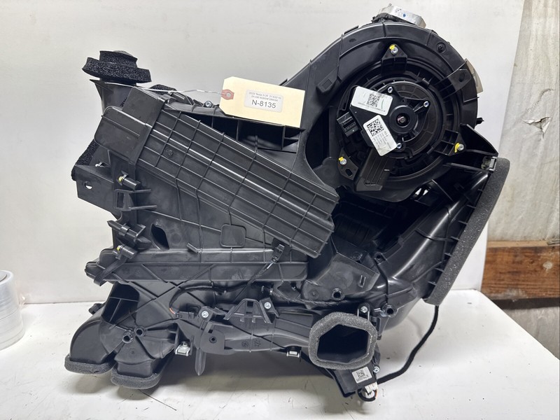 21-23 TESLA M3 HVAC AC AIR HEATER CORE BLOWER MOTOR HOUSING BOX OEM 8135 S3