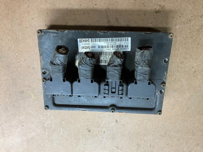 2004 Chrysler Pacifica Engine Control ECM p04727542af H9762 PS