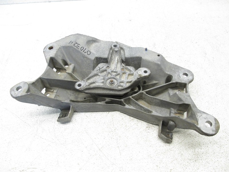 08-18 AUDI 8R Q5 A5 A4 S4 S5 QUATTRO A.T TRANSMISSION MOUNT BRACKET OEM 070324