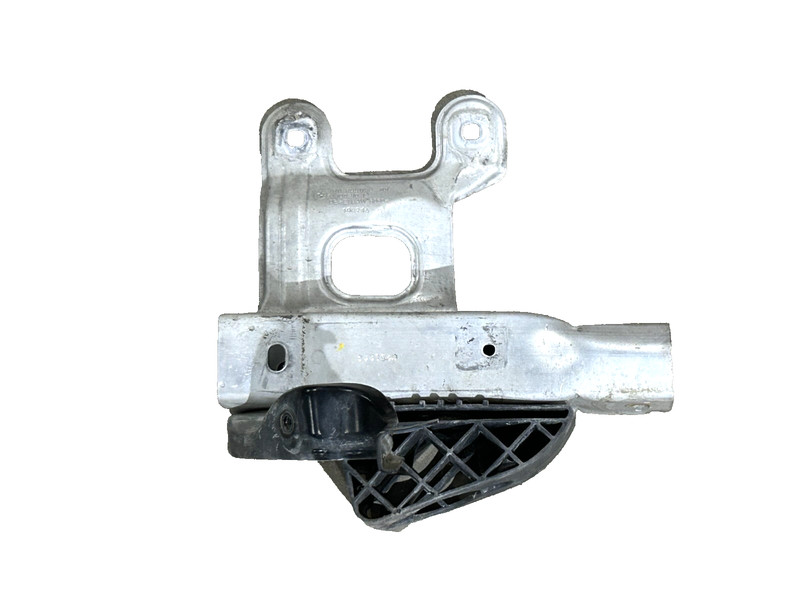 2013-2015 BMW 328i 335i F30 LOWER BUMPER MOUNT BRACKET RIGHT SIDE OEM #A0.06