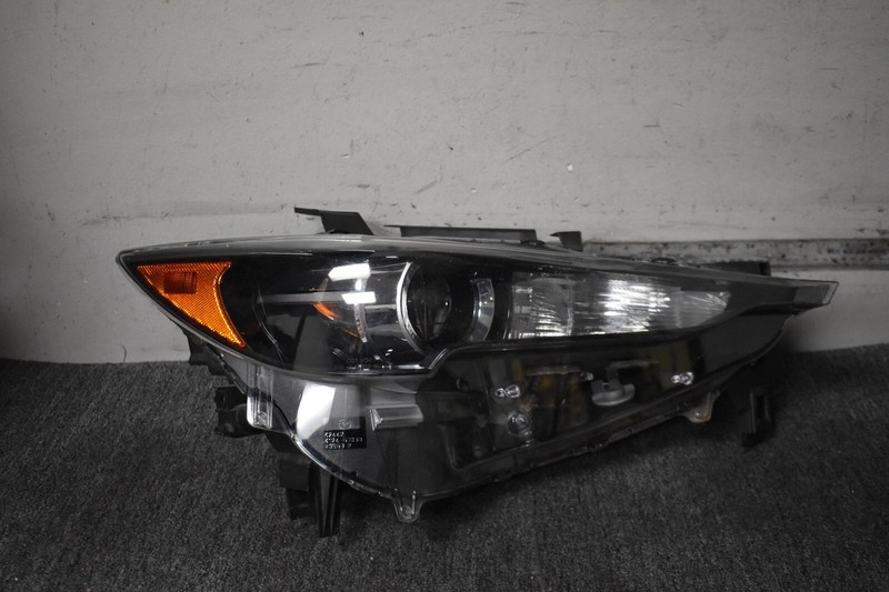 2017-2021 MAZDA CX-5 HEADLIGHT RIGHT SIDE FACTORY OEM