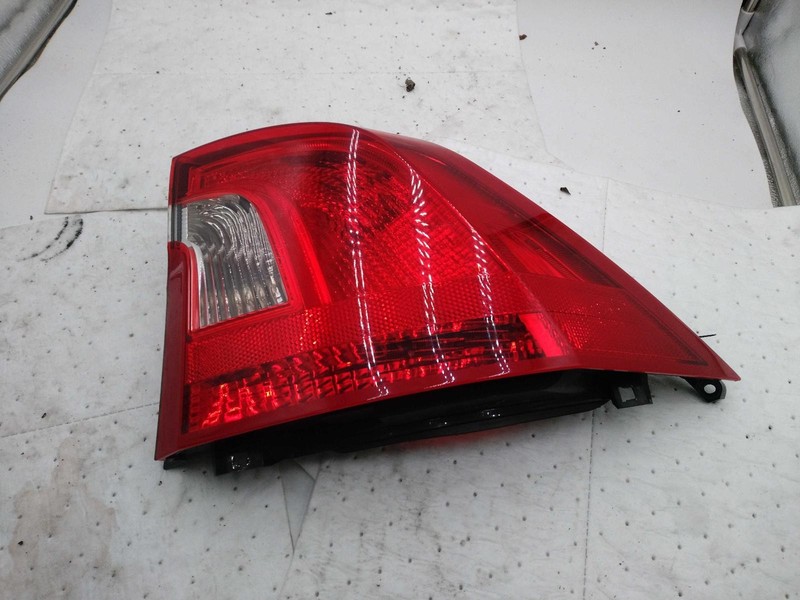 2012 VOLVO S60 Right Tail Light Assembly Blue OEM Used 143k Miles NJ25-25913