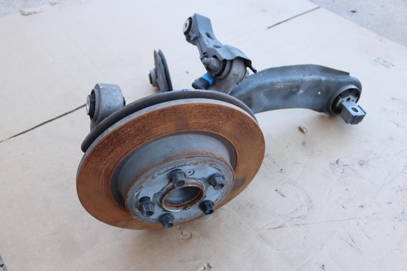 2015-2020 MERCEDES GLA250 X156 FWD REAR LEFT SPINDLE KNUCKLE WHEEL HUB ASSY OEM