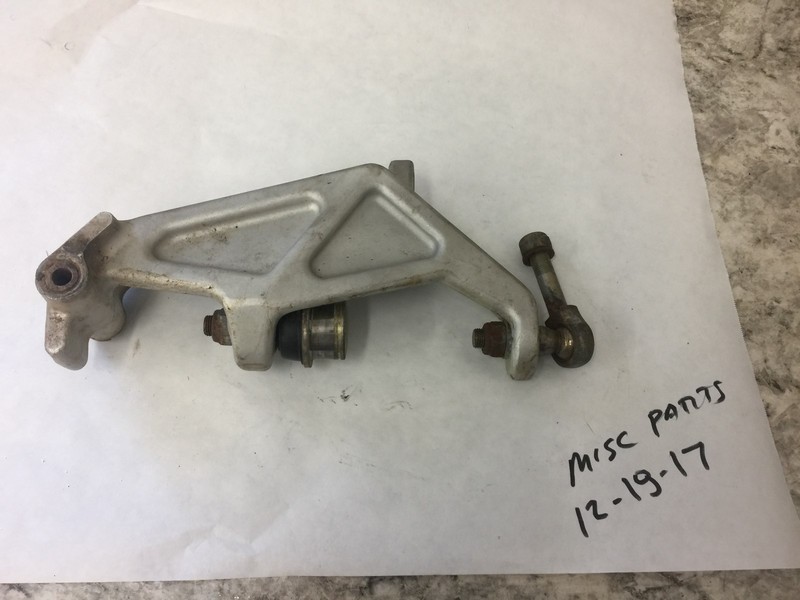 Ski-doo MXZ Renegade Right Hand Ski Spindle / Leg 505073008