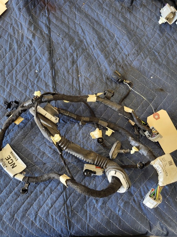 Used Oem Ford Right Passenger Rear Tailgate Wiring Harness for 2020-2021 Escape