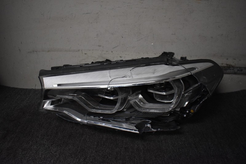 2017-2020 BMW M5 HEADLIGHT LEFT FACTORY OEM