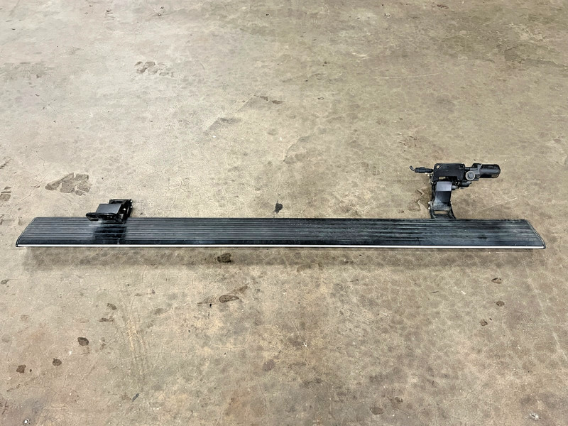 ⭐2015-2017 LINCOLN NAVIGATOR RIGHT SIDE SKIRT STEP BAR RUNNING BOARD OEM LOT2703
