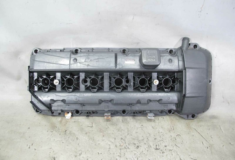 2003-2006 BMW E46 3-Series E39 M54 6-Cylinder Late Model Valve Cover w Crack OEM