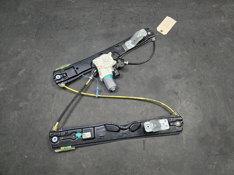 Rear Left Door Window Regulator w/ Motor 2018 Range Rover Velar LR172496 19-22