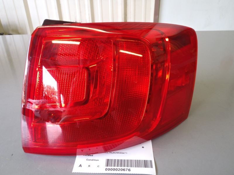 Right Passenger Side Tail Light Lamp Fits 2011-2014 Volkswagen Jetta Sedan 51880