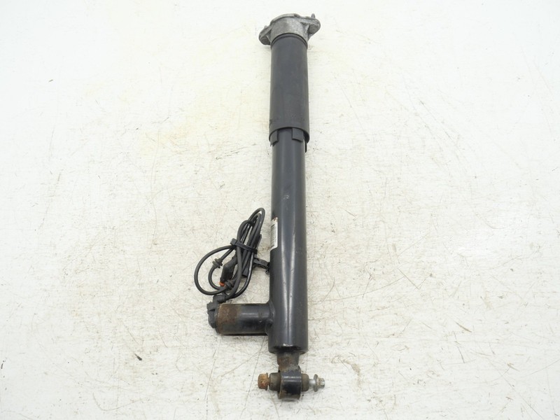 2012-2018 Mercedes-Benz CLS550 Right Rear Shock Absorber A2183200230 OEM