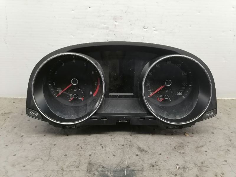 Speedometer Cluster MPH ID 561920971B Fits 17-19 PASSAT 1463322