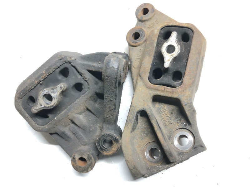 02-05 Dodge Ram 1500 Front Carrier Engine Mounts Oem Tested