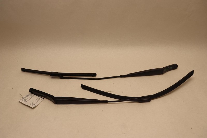 2022-2024 VOLKSWAGEN TAOS FRONT LEFT & RIGHT WINDSHIELD WIPER ARM PAIR OEM