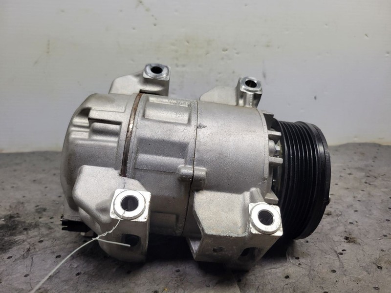 Air Conditioner AC Compressor Fits 22-24 TITAN 1727677