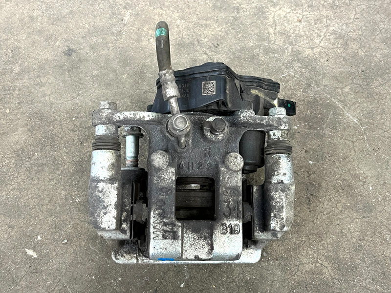 ⭐2025-2026 KIA K4 FWD REAR RIGTH PASS DISC BRAKE CALIPER BRACKET OEM LOT2730