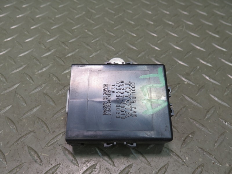 1991-1994 TOYOTA LAND CRUISER FJ80 COOLING FAN CONTROL MODULE 89257-60010