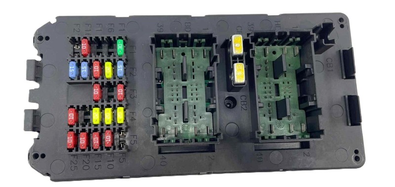 2009-2010 Jeep Grand Cherokee Cabin Fuse Box OEM 68039117AA
