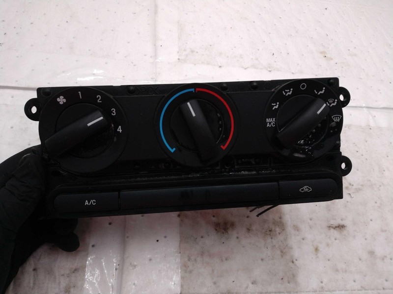 Ford F-150 2004 215K mi. Front Temperature Control 288493 3692