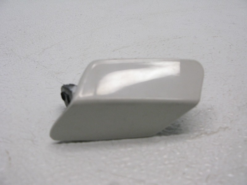 13-19 BMW F30 320i 328i 340i M3 WASHER CAP COVER OEM JET NOZZLE LEFT OEM 111423
