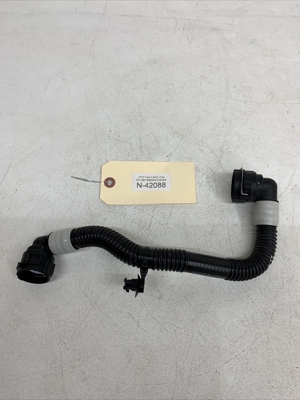 ⚡️17-23 TESLA 3 FRONT DRIVE UNIT OIL COOLER COOLANT HOSE 1077599-00-D 42088 B99
