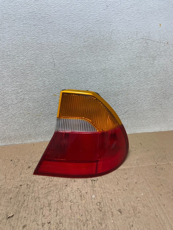 1999 to 2000 Chrysler 300M Right Passenger RH Side Tail Light OEM Y3460 DW