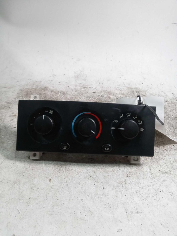 Used A/C Selector Switch fits: 2004 Jeep Grand cherokee manual temperature contr