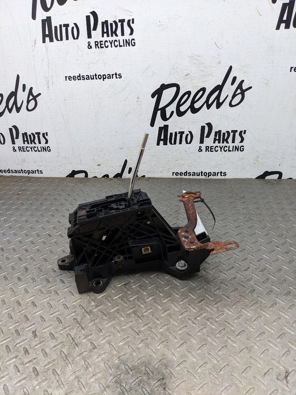 2012-2014 TOYOTA CAMRY AUTOMATIC GEAR SELECTOR FLOOR SHIFTER ASSEMBLY OE 1165591