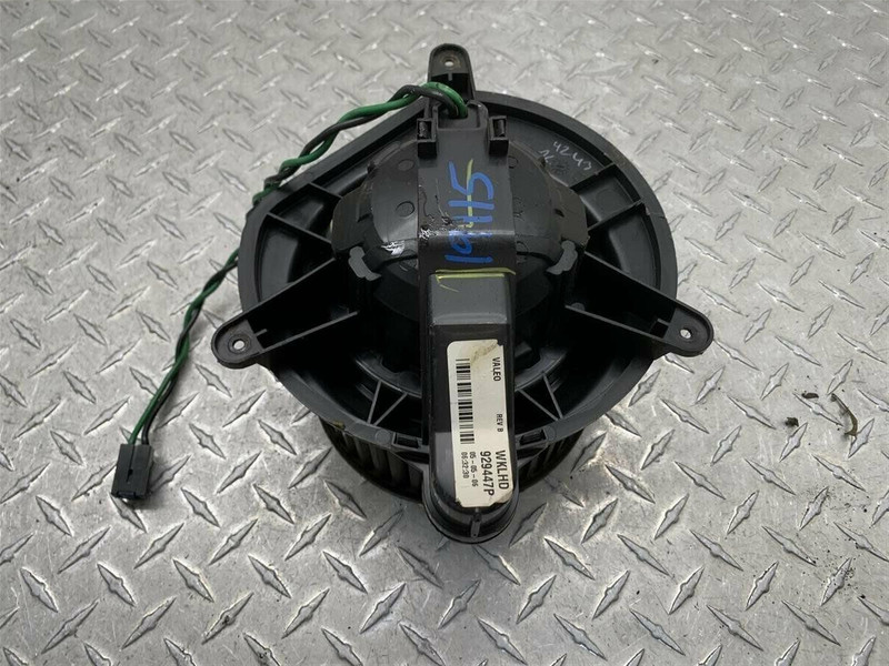 2005-2007 JEEP GRAND CHEROKEE COMMANDER FRONT BLOWER FAN MOTOR OEM 05143099AA