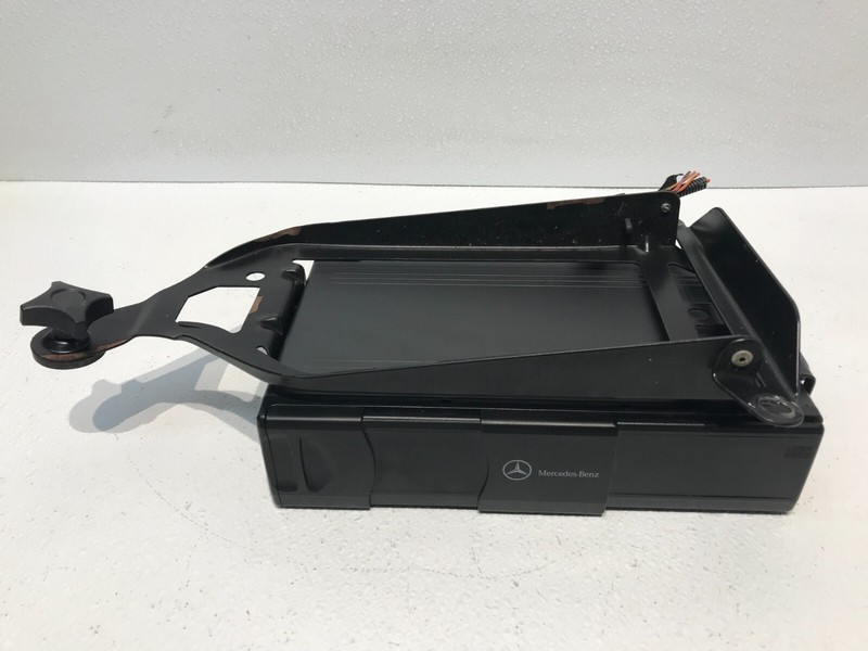 01-05 Mercedes W163 ML55 AMG ML500CD Changer 6 Disk Player OEM A1638201589
