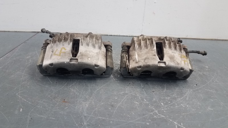 2002 Chevy Camaro Z28 Front Brake Calipers #8488 E2