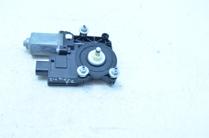 22-24 BMW i4 G26 REAR RIGHT PASSENGER WINDOW REGULATOR MOTOR OEM